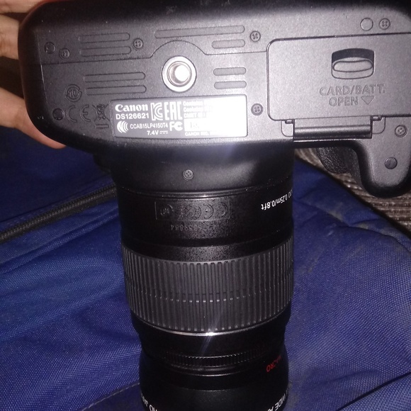 Canon camera - Picture 3 of 4